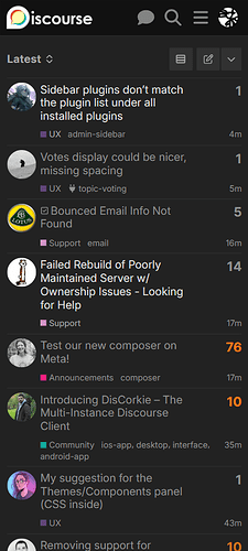 A imagem retrata uma captura de tela do servidor Discord 'Isocourse' mostrando um fluxo de mensagens recentes, incluindo consultas de suporte, problemas de plugin e atualizações sobre recursos como um novo compositor e um sistema de votação de tópicos. (Legenda da IA)
