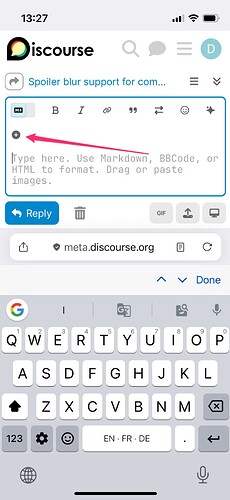 iPhone上のDiscourseアプリのスクリーンショット。メッセージ作成中にテキストフォーマットツールバーとオンスクリーンキーボードが表示されています。(AIによるキャプション)