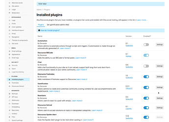 Une capture d'écran affiche la page 'Plugins installés' dans le panneau d'administration de Discourse, répertoriant divers plugins avec leurs versions et leurs statuts activés/désactivés. (Légendé par l'IA)
