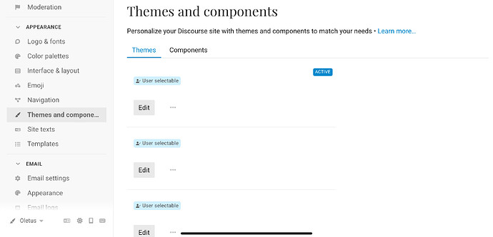 Este panel muestra la configuración para personalizar un sitio web de Discourse, centrándose en temas y componentes, con opciones de tematización, configuración de correo electrónico y registros de correo electrónico. (Subtitulado por IA)