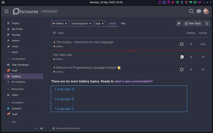 Esta imagen muestra la sección de galería de un servidor de Discord llamado "Galería" sin temas disponibles y la opción de iniciar una nueva conversación. (Subtitulado por IA)
