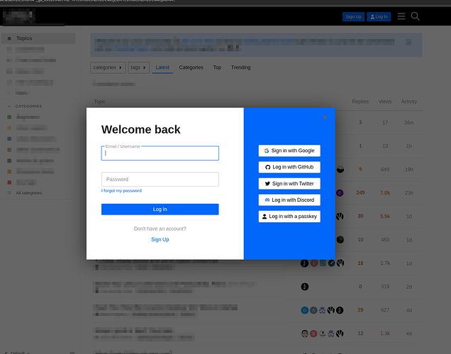 图片显示了一个社交媒体平台的登录对话框，提供了使用 Google、GitHub、Twitter 和 Discord 等各种服务登录的选项，或者使用电子邮件/密码登录，以及一个新用户注册链接。 (AI 标注)