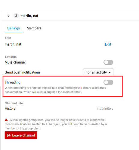 L'immagine raffigura un'interfaccia utente per la gestione delle impostazioni della chat, in particolare l'opzione di threading. (Sottotitolato dall'IA)