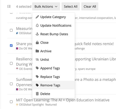Cette image montre un menu déroulant intitulé « Actions groupées » dans une interface logicielle, offrant des options telles que « Mettre à jour la catégorie », « Mettre à jour les notifications », « Réinitialiser les dates de remontée », et plus encore pour gérer les éléments sélectionnés. (Légendé par l'IA)