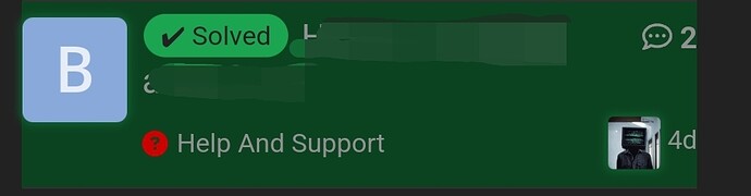 L'immagine è uno screenshot di un'interfaccia digitale, forse una chatbot o un assistente virtuale, con un pulsante blu di aiuto e la parola "RISOLTO" in verde. (Sottotitolato dall'IA)