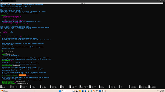 Esta é uma captura de tela exibindo uma interface de editor de texto com várias linhas de código em cores diferentes, sugerindo que está sendo usada para programação, possivelmente Python, e inclui seções com comentários e documentação. (Legenda da IA)