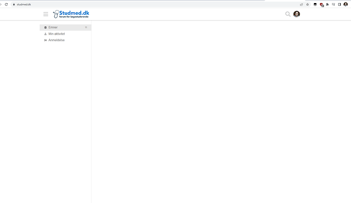 Esta imagem mostra o site studmed.dk, que parece ser uma plataforma ou recurso educacional dinamarquês, apresentando uma interface branca minimalista com um menu de navegação no lado esquerdo. (Legenda da IA)