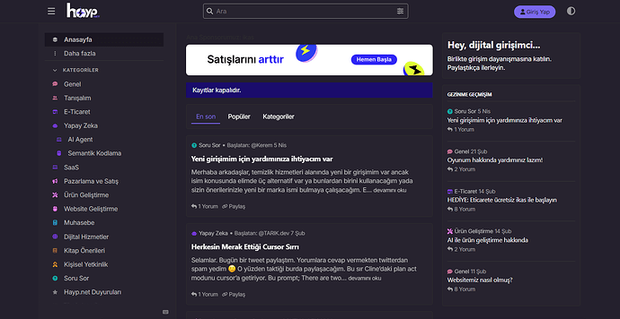Das Bild ist ein Screenshot der Benutzeroberfläche des Internetforums „hey“ auf einer türkisch dominierten Website, der verschiedene Forenkategorien und Trendbeiträge zeigt. (Untertitel von KI)